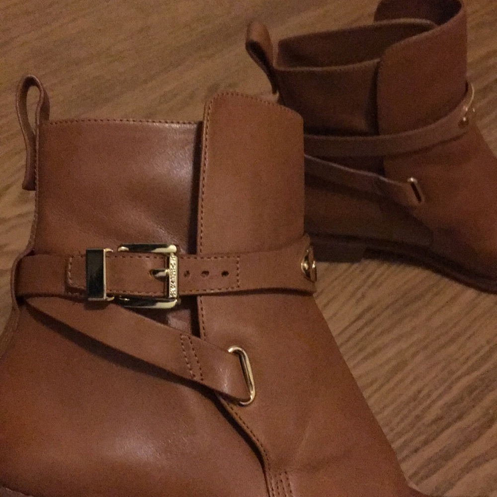 Michael Kors - tan boots - Picture 4 of 6